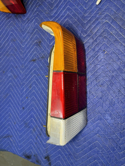 1979-1984 Volvo 240 242 244 Sedan 5 Panel Tail Light Right Rear Lamp OEM #3292E