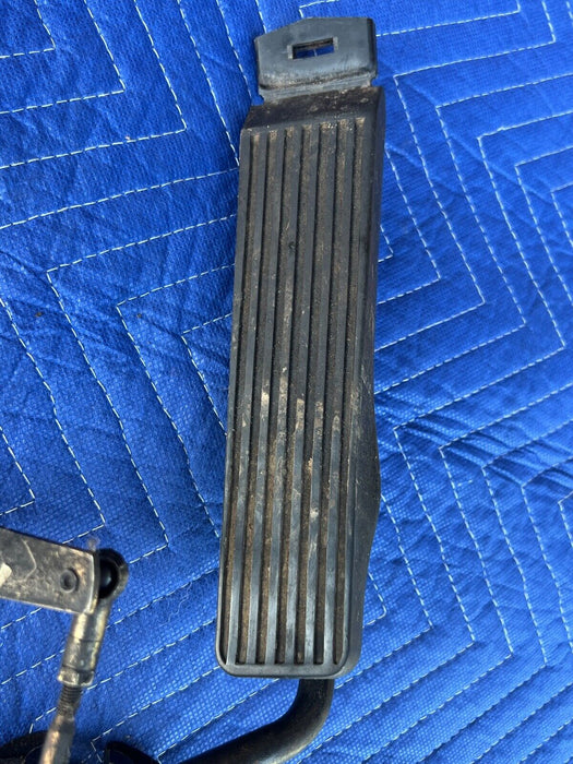 1979-1985 Mercedes 300SD W126 Accelerator Pedal Assembly 1263000504 OEM #395EM