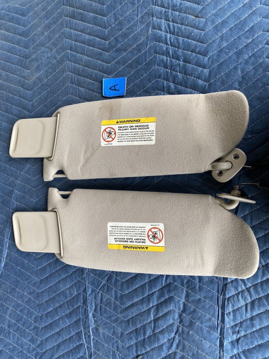 2001-04 Chrysler 300M OEM Sun Visor Shade Pair L&R W/Overhead Light Gray #13MC