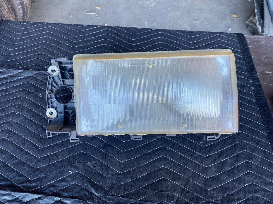 1990-1995 Volvo 740 940 Passenger Front Right Headlight Lamp OEM #1797E