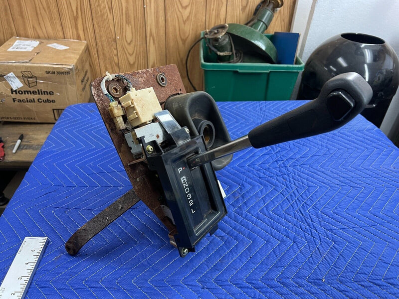 1998-2002 Isuzu Trooper Gear Selector Shifter Assembly Auto Trans AT OEM #967EM