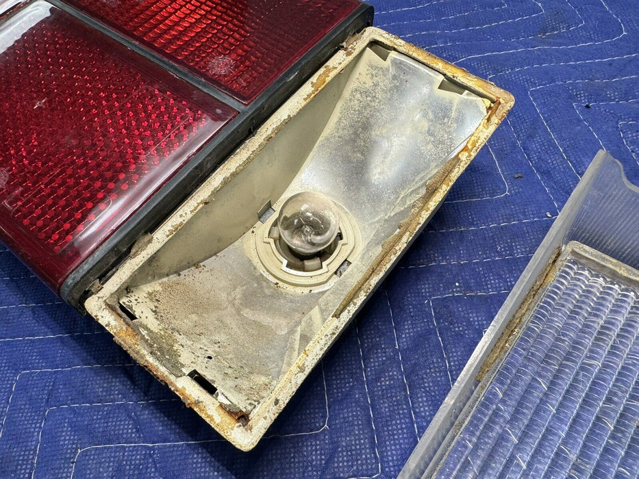 1979-1984 Volvo 240 242 244 Sedan 5 Panel Tail Light Left Rear Lamp OEM #3291E