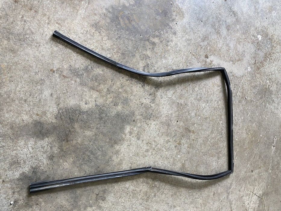 84-94 BMW 3 Series E30 Sedan Rear Right Window Guide Rail Track 318i 325ix #770E