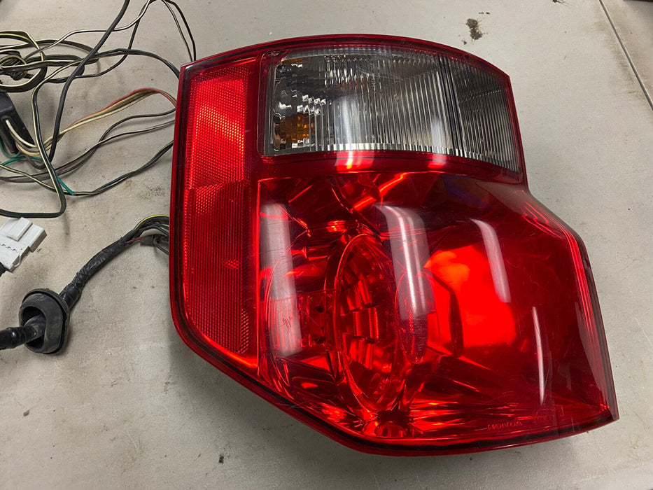 03-08 Honda Element Driver Side TAIL LIGHT EX OEM LEFT Rear Taillight #9CN