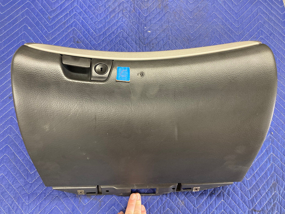 2004-2007 Volvo S60R S60 V70R Glove Box Compartment Door Assembly OEM #2875M