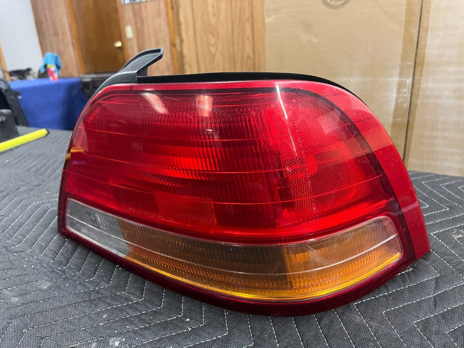 1995-1998 Acura TL Rear Passenger Right Tail Light Lamp Lens Assembly OEM #782EM