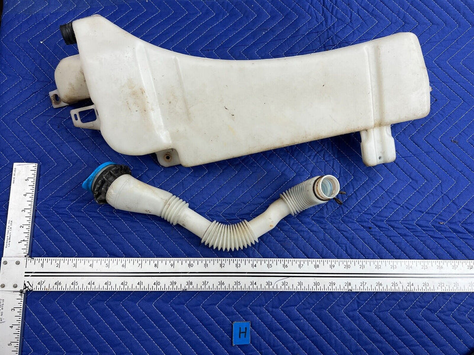 1998-2002 Isuzu Trooper Windshield Wiper Washer Fluid Reservoir Tank OEM #942EM