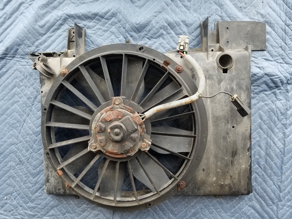 1992-1997 Volvo 850 Engine Cooling Fan & Shroud Non Turbo OEM #2763E