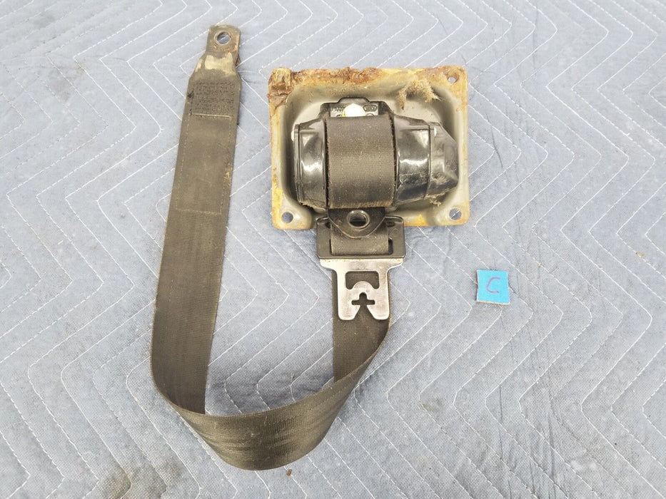 Volvo 240 244 245 Left Front Driver Side Seat Belt Retractor OEM #2586E