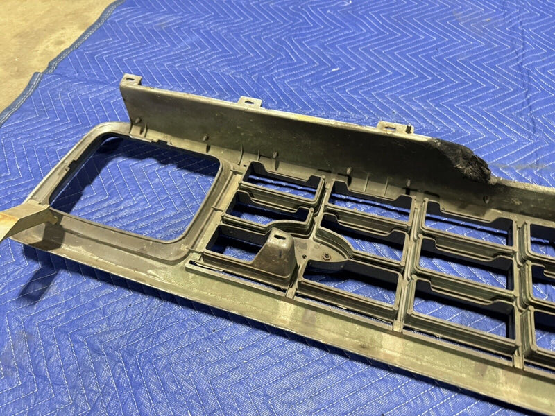 1983-1988 Ford Ranger Bronco II Chrome Grille Complete OEM #3173E