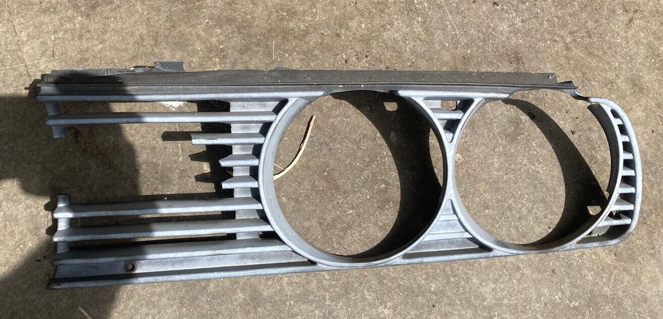 BMW 325ix Headlight Grille Left Driver Side 19458850 OEM 325e 318i 325i E30 #66M