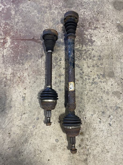 VW Jetta 1.8L 2.0L 5 Speed Manual Transmission 98-12 Front CV Axles L & R #1151E