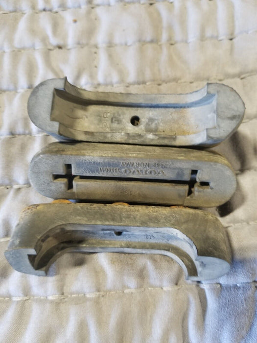 1986-1993 Volvo 240 242 244 Radiator Bumper Insulator Pad Set of 3 Mounts #143AN