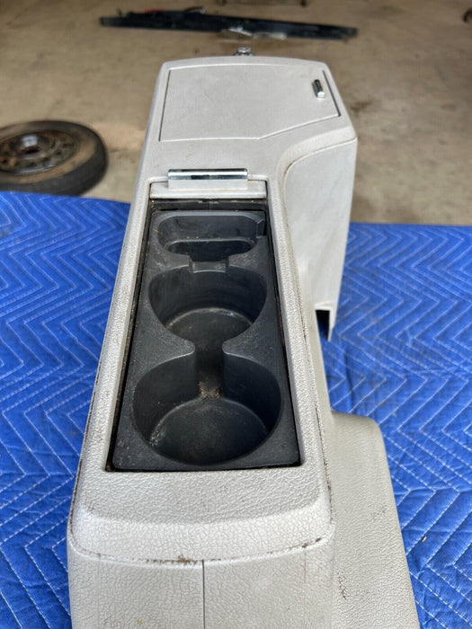 2002-2007 Saturn Vue Gray Center Console Armrest Trim Cup Holders OEM #619EM