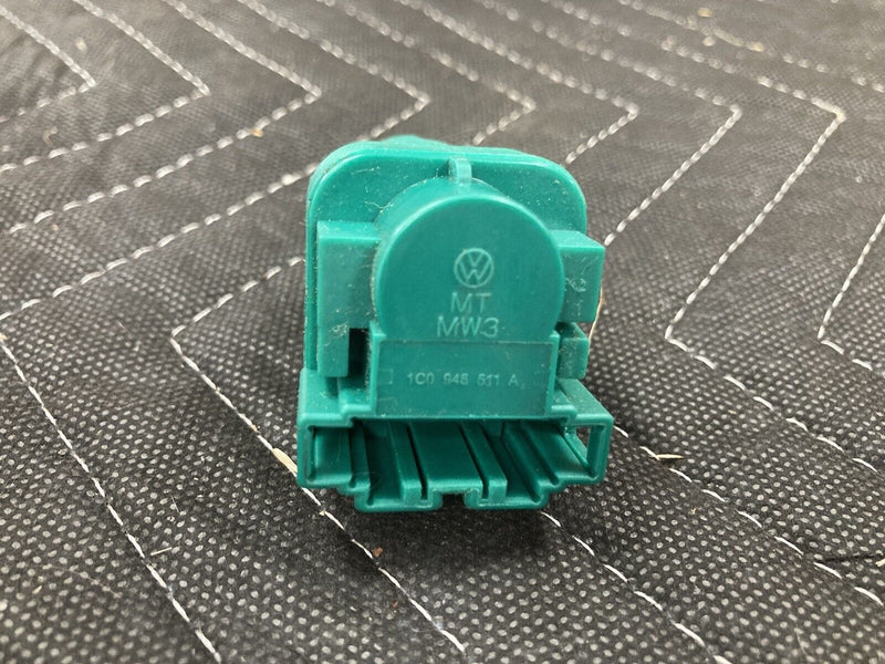 1999-2005 Volkswagen VW Jetta 1c0945511 Stop Light Switch Brake Button #2405M