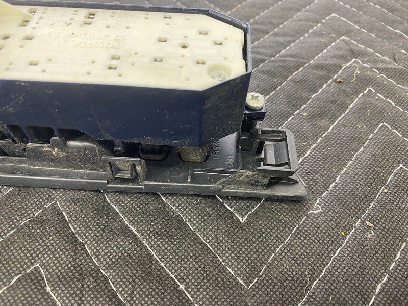 09-10 Pontiac Vibe 09-13 Matrix Toyota Front Left Master Window Switch OE #3156E