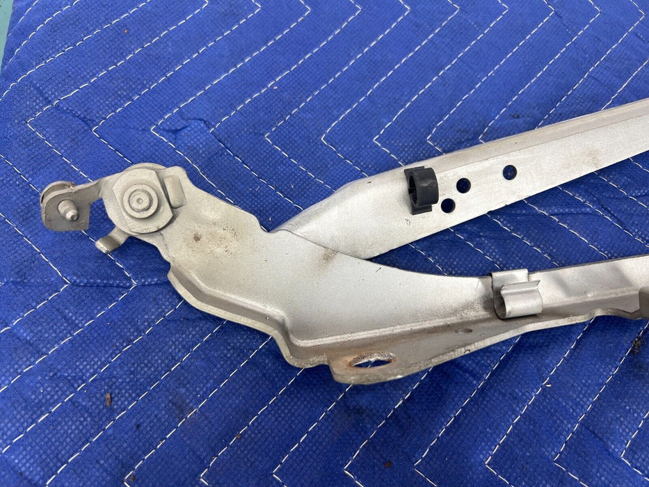 2005-2007 Volvo S60R V70R LH & RH Silver Hood Hinge Pair 30674708 OEM #1256EM