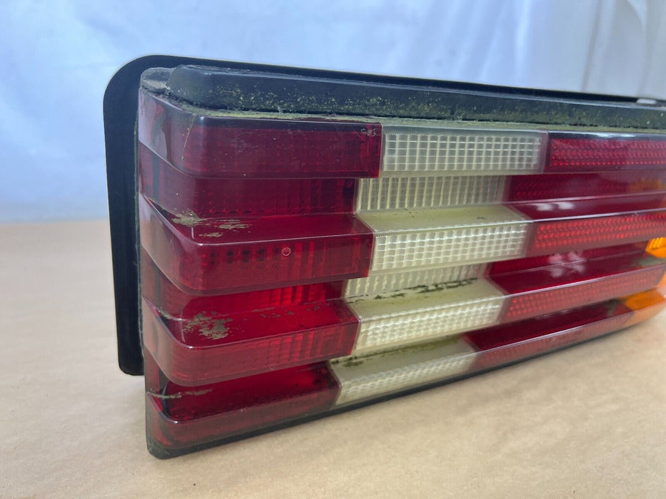 1979-1985 Mercedes 300SD W126 Right Rear Tail Light Assembly Lamp OEM #289EM