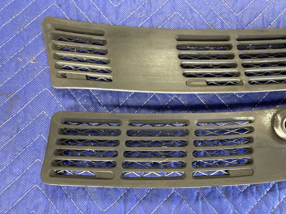 1982-1994 BMW E30 318i 325i Windshield Cowl Vents Right Left Pair OEM #2467M