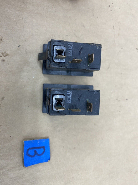 1986-1993 Volvo 240 244 245 Heated Seat Switch L & R Pair Front 1258502 #2725E