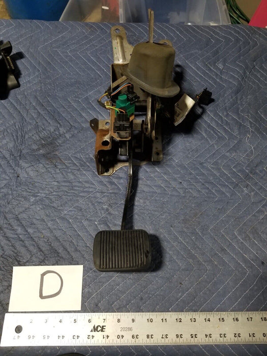 2002-2008 Jaguar X-Type 2.5L Brake Pedal Assembly Stop Light Switch OEM #1958E