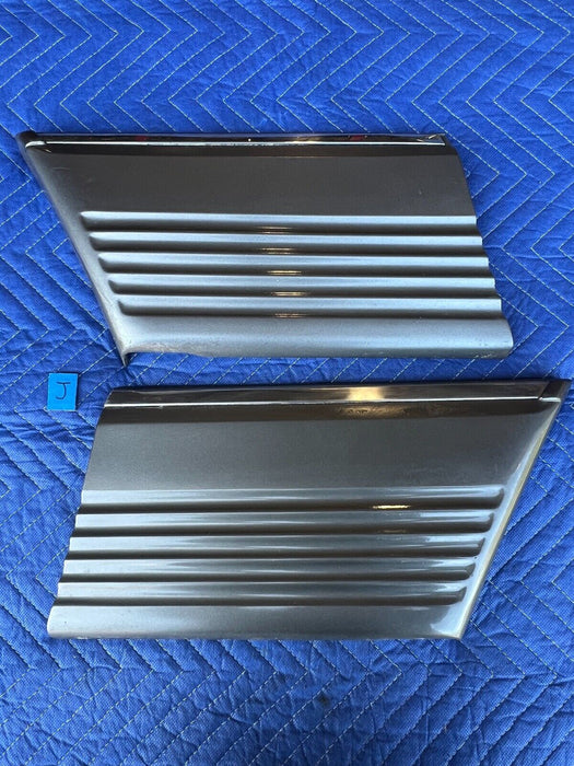 1979-85 Mercedes 300SD W126 Pair L & R Fender Molding Trim 1266902240 OEM #397EM