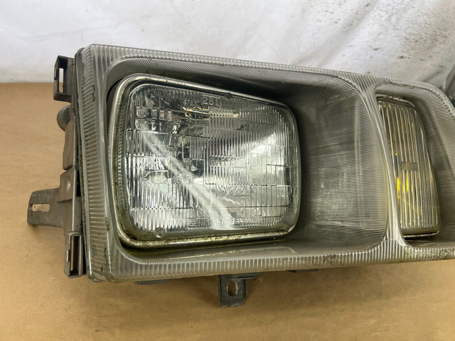 1979-1985 Mercedes 300SD W126 Passenger Right Headlight Assembly OEM #293EM