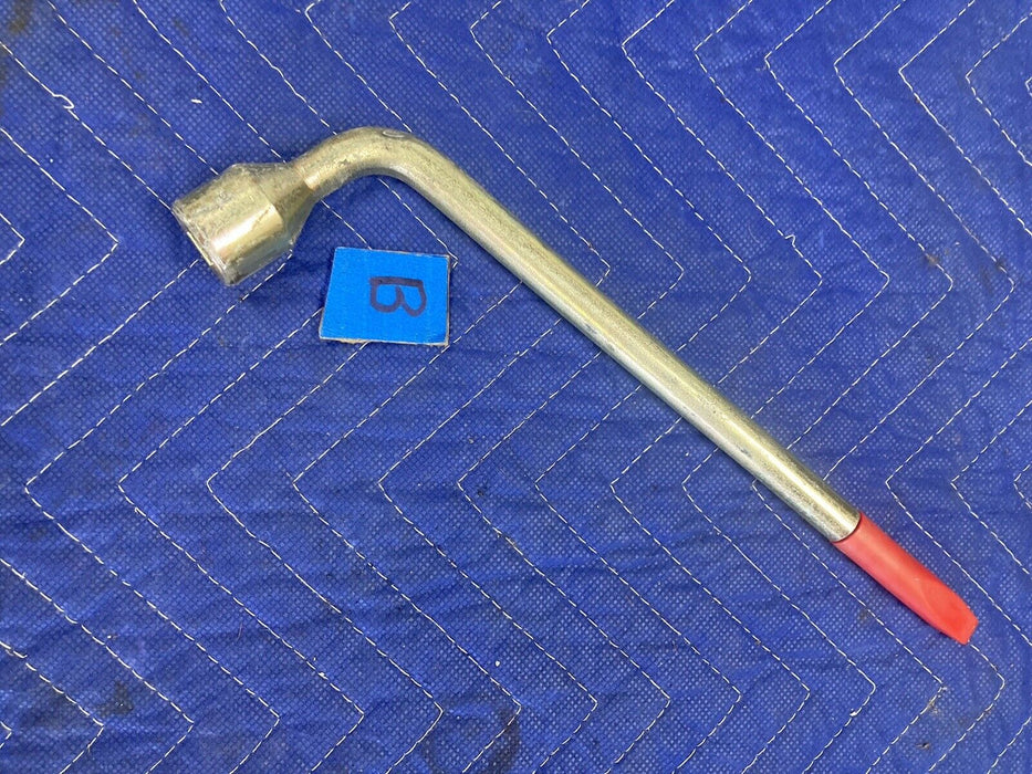 2004-2007 Volvo S60R V70R S60 Lug Wrench Tool Spare 9133668 OEM #2819M