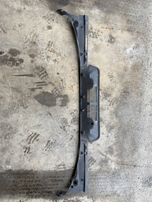 92-99 BMW 3 Series E36 M3 Windshield Wiper Motor Cowl Cover Trim OEM #585E