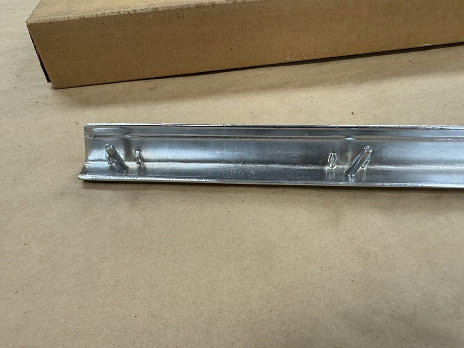 1968-1969 Corvette C3 Front RH Side Grille Molding NOS GM 3915848 OEM #3253E