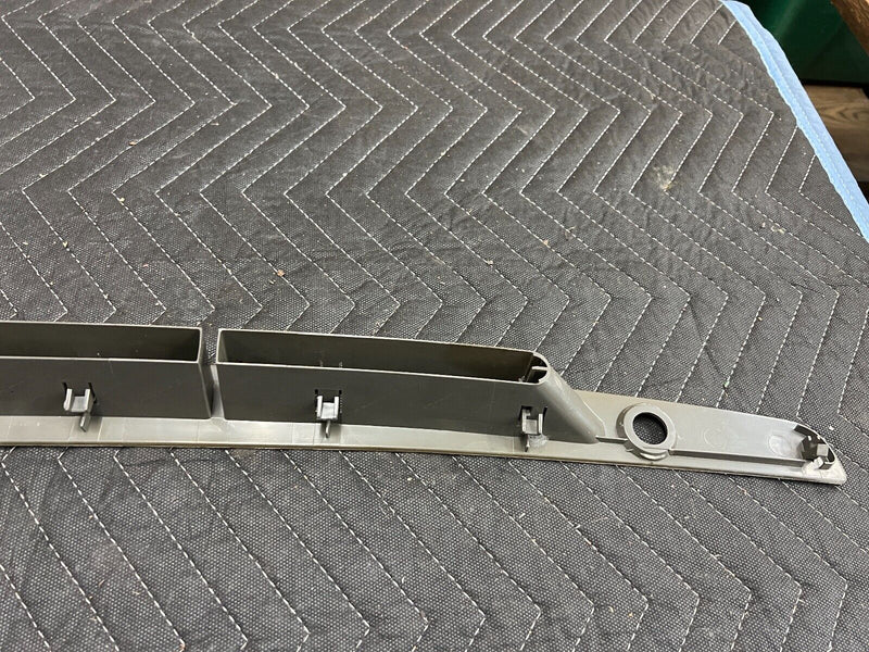 1998-2002 Isuzu Trooper Dash to Windshield Defroster Vent Cowl Trim OEM #917EM