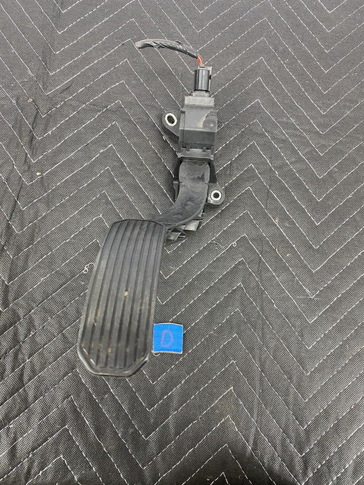 2009-2010 Pontiac Vibe Gas Accelerator Pedal Assembly LHD 78110-07011 OEM #3104E