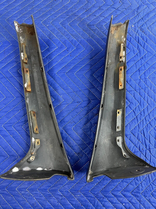 1998-2002 Isuzu Trooper Pair Front Bumper to Exterior Body Corner Trim OEM#950EM