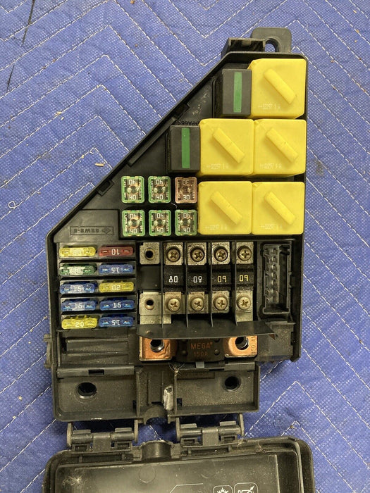 1998-2005 Land Rover Freelander Engine Bay Fuse Box Relay YQE000290 OEM #3000M