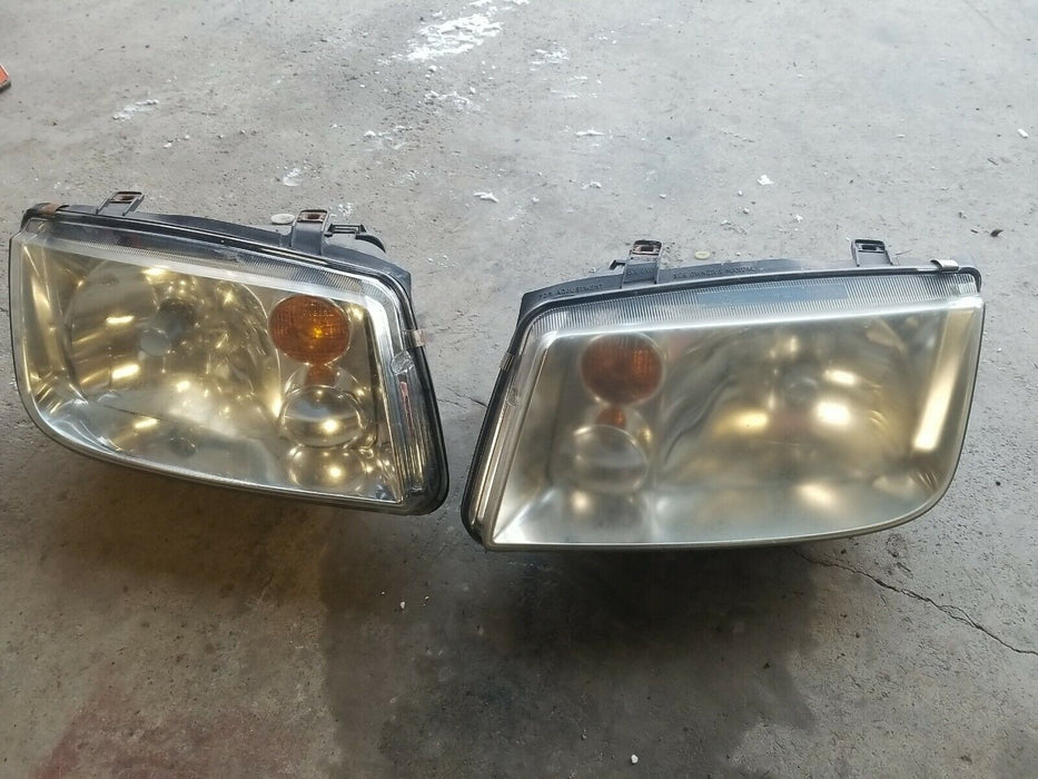 2001-2005 VW Jetta Engine 2.0L 01-05 manual PAIR FRONT HEADLIGHT ASSEMBLY #123CN