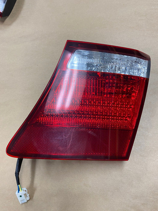 2007-2009 Lexus LS460 LS460L Rear Right Passenger Inner Tail Light Deck #2092EJ