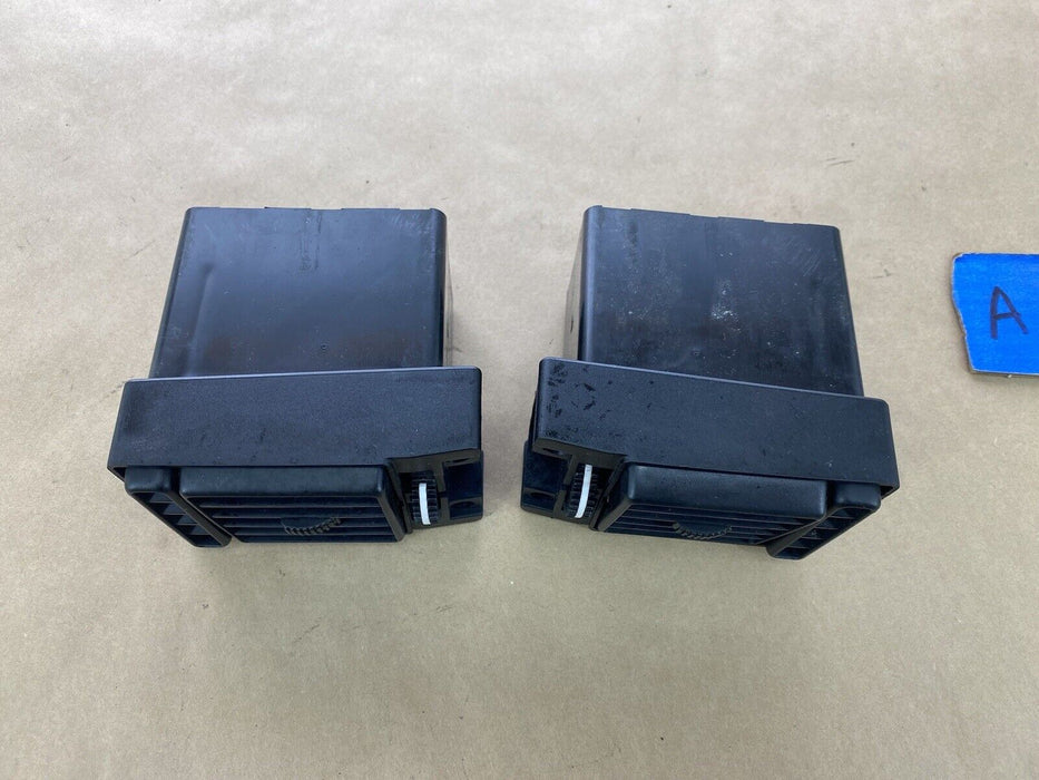 1986-1993 Volvo 240 244 245 Front Dash AC Heat Vent L & R Black Pair #2710E