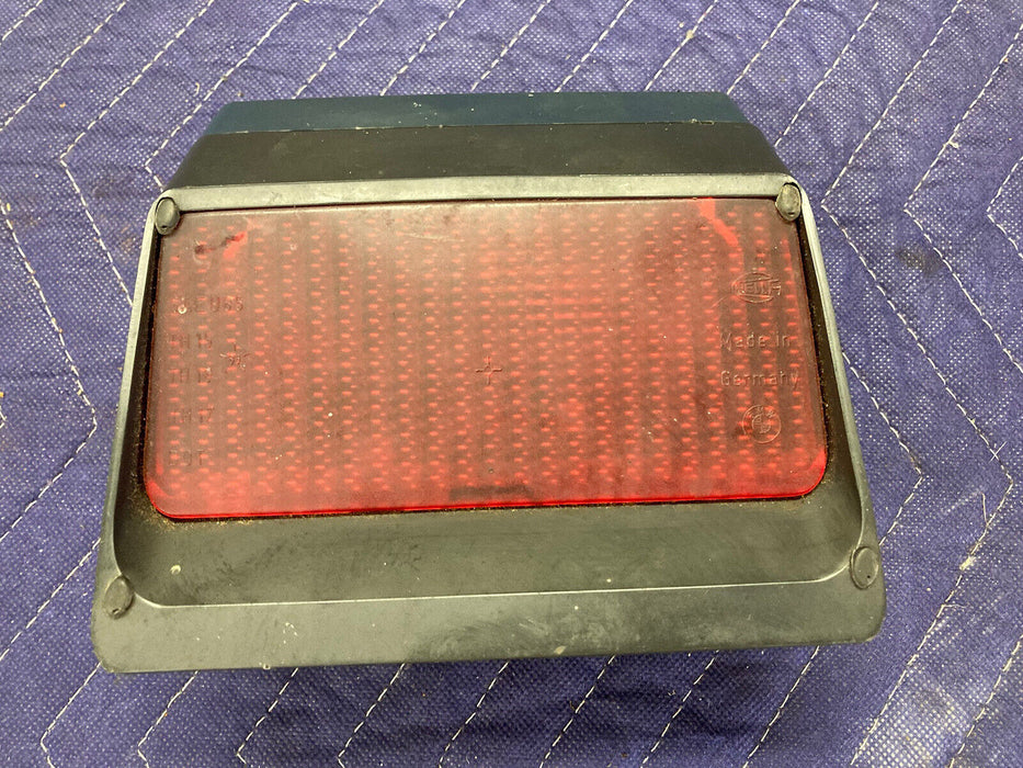 1982-1994 BMW E30 318i 325i Tail Light Housing Center 3rd 1377709 #2485M