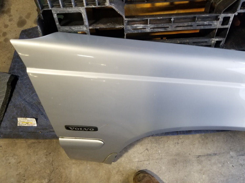 98- 00 Volvo V70 S70 V70R Passenger R Front Quarter Panel Silver Sand OEM #357AN