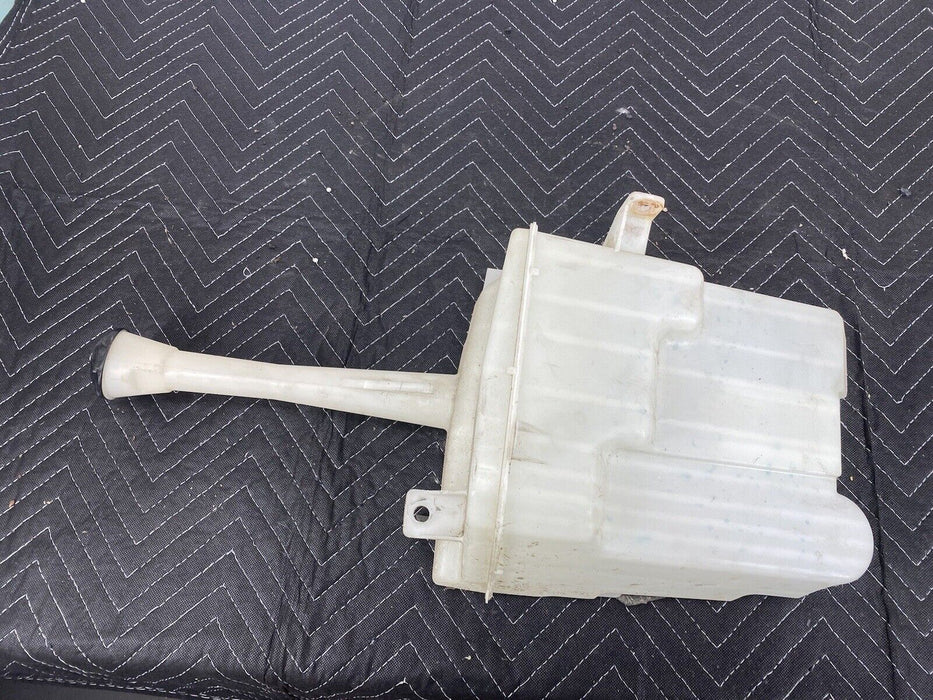 2009-2010 Pontiac Vibe Washer Fluid Reservoir Tank Jug & Pumps 19184593 #3066E