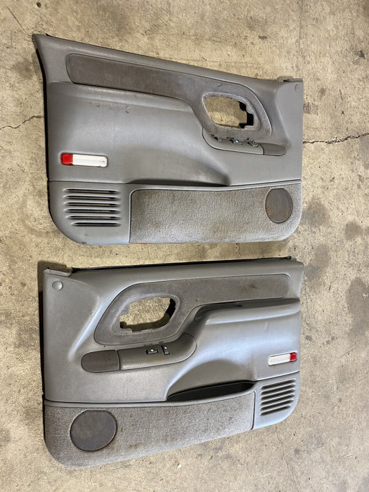 95-98 Chevrolet Silverado Sub Right & Left Interior Door Panel Gray OEM #1294E