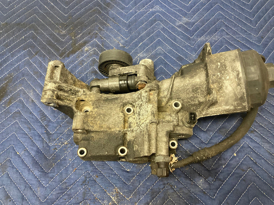 1997-03 BMW E39 525i 528i 530i Oil Filter Housing Engine Bracket & Idler  #563M