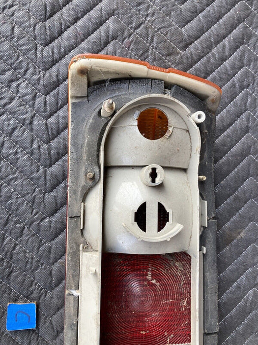 1982-1994 BMW E30 318i 325i 1368824 Right RH Tail Light Brake Rear OEM #2096M