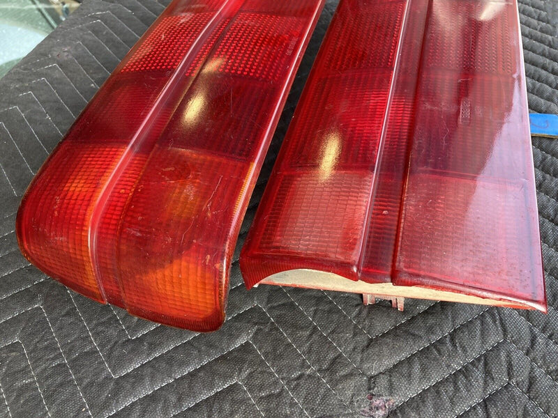 1982-1994 BMW E30 318i 325i 1368823 Pair Rail Lights Brake Rear OEM #2095M