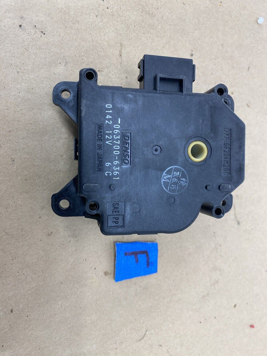 1997-2001 Lexus ES300 AC Heater Damper Actuator Control Motor 063700-6361 #2408E