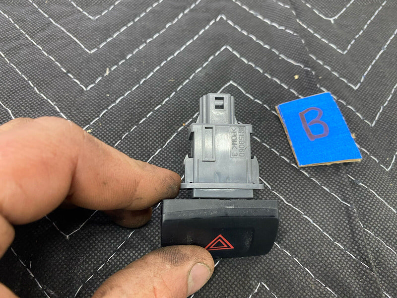 2009-2010 Pontiac Vibe 4 Way Flasher Hazard Switch Button Dash OEM #3122E