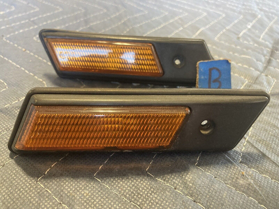 1988-1996 BMW E34 5 Series 525i 535i Front Side Marker Light 1378014 OEM #1999M