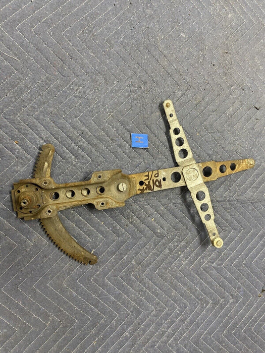 1981-1993 Volvo 240 242 244 245 Passenger Front Manual Window Regulator #2158E