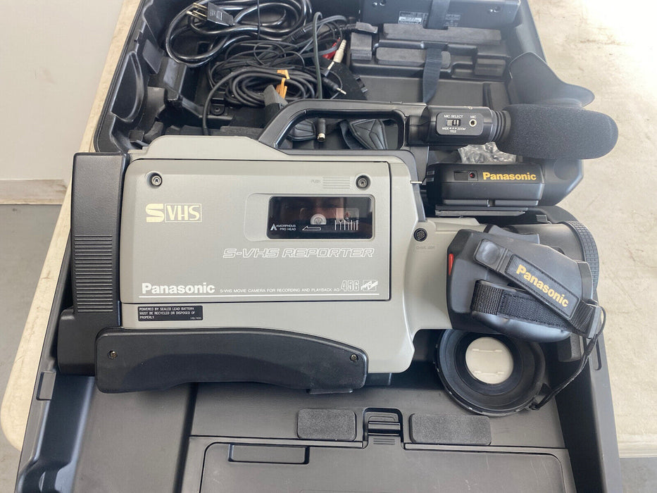 Panasonic Model AG-456 S-VHS Pro Line Reporter Camcorder Camera W/Case & Extras