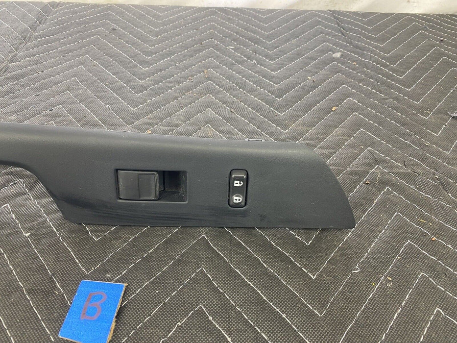 09-10 Pontiac Vibe 09-13 Matrix Toyota Front Right Power Window Switch OE #3155E